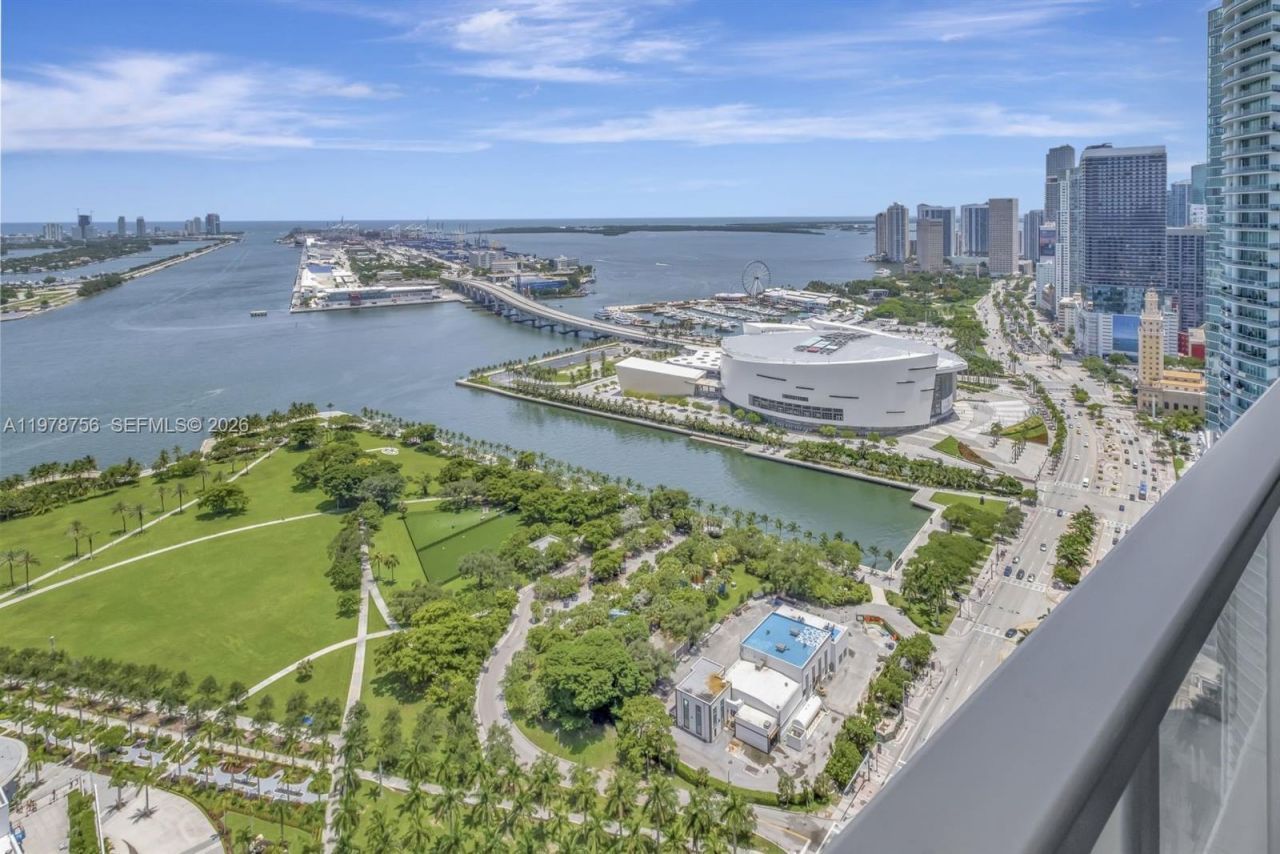 1100 Biscayne Blvd , Unit 4002, Miami, FL 33132 Photo