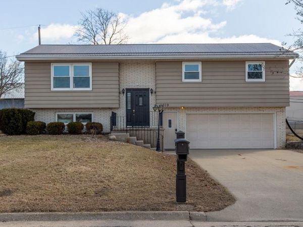 1019 SE 8th Street, Dyersville, IA 52040