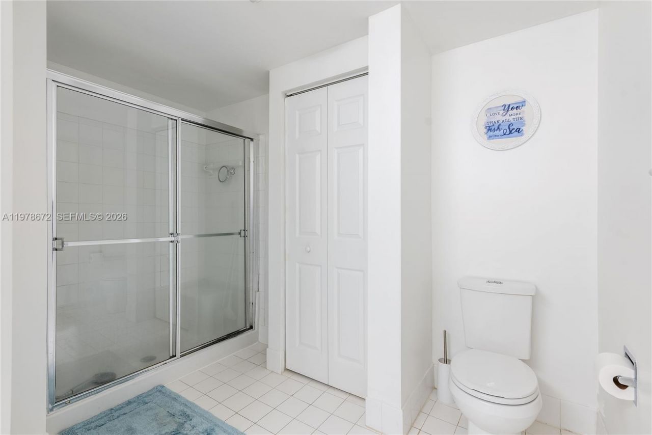 17100 N Bay Rd , Unit 1414, Sunny Isles Beach, FL 33160 Photo