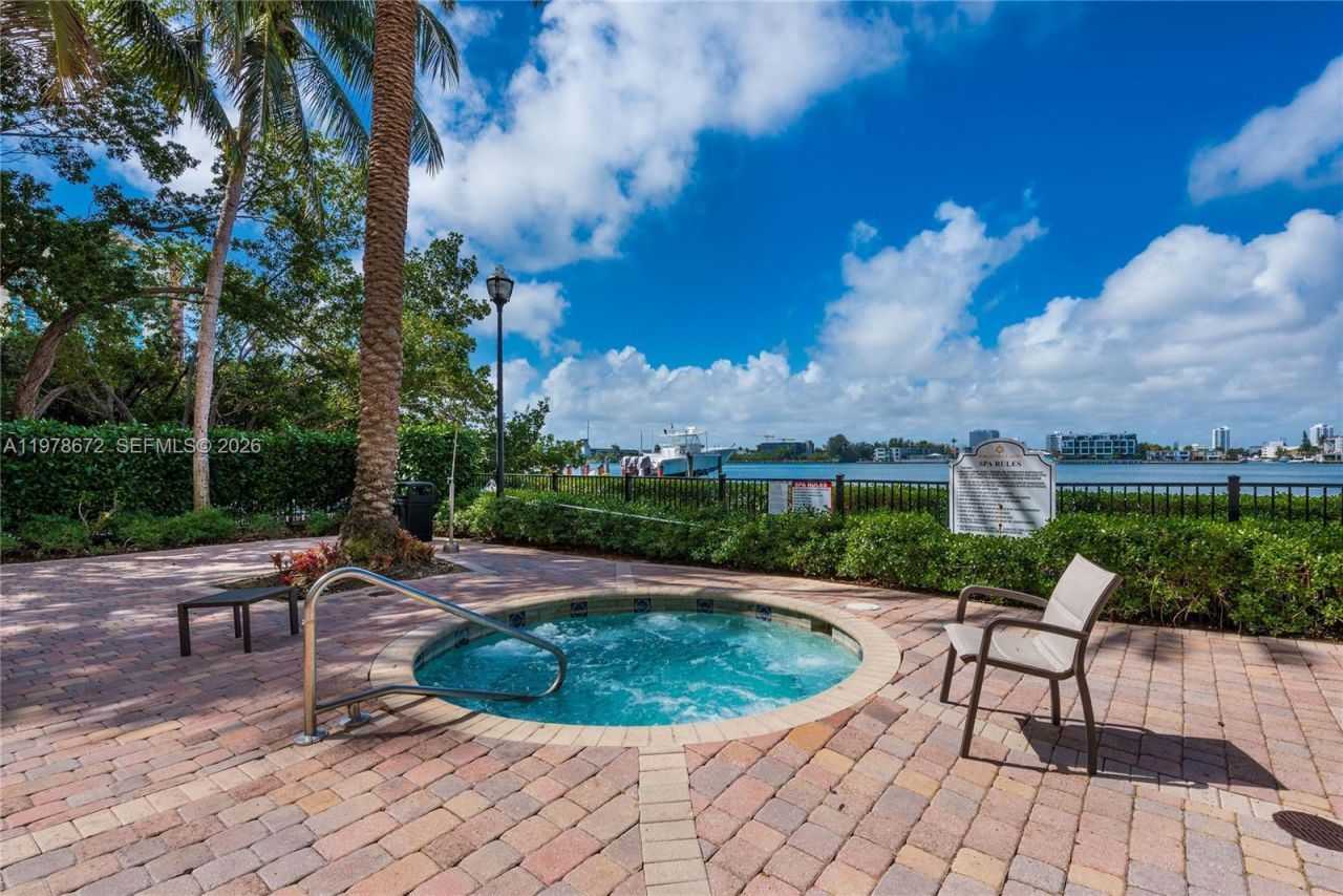 17100 N Bay Rd , Unit 1414, Sunny Isles Beach, FL 33160 Photo