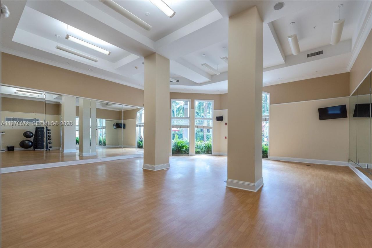 17100 N Bay Rd , Unit 1414, Sunny Isles Beach, FL 33160 Photo