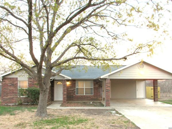 606 Hon, Jourdanton, TX 78026