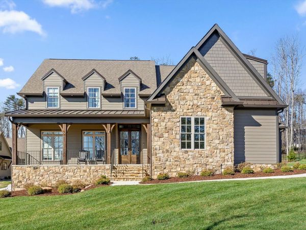 8293 Mountain Laurel Trail, Signal Mountain, TN 37377