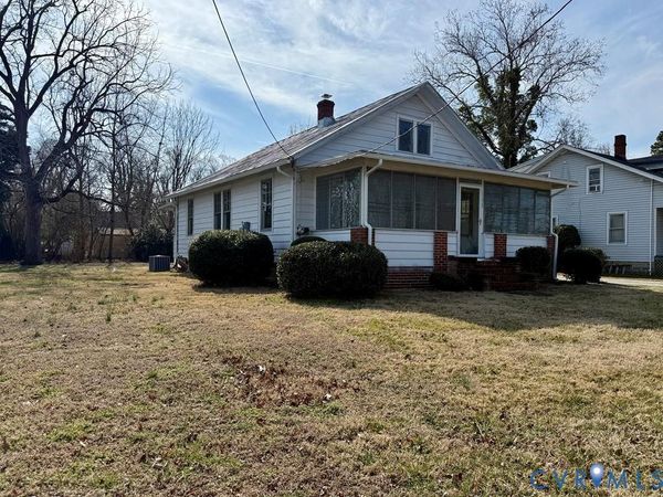 312 E Church Street , Kilmarnock, VA 22482
