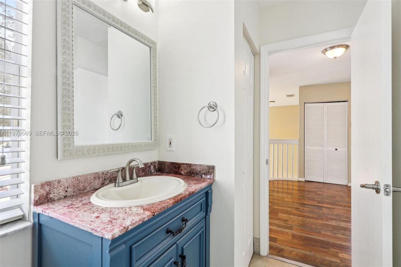 2142 NW 77th Ter , Pembroke Pines, FL 33024 Photo