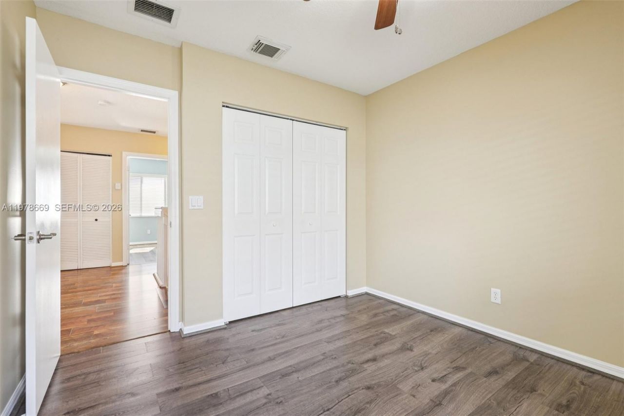 2142 NW 77th Ter , Pembroke Pines, FL 33024 Photo