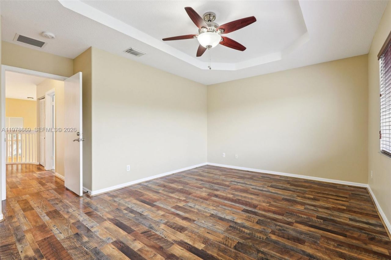 2142 NW 77th Ter , Pembroke Pines, FL 33024 Photo