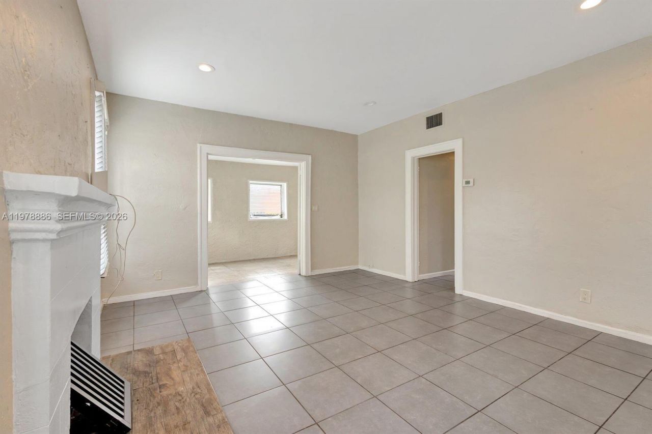 630 33rd St , West Palm Beach, FL 33407 Photo