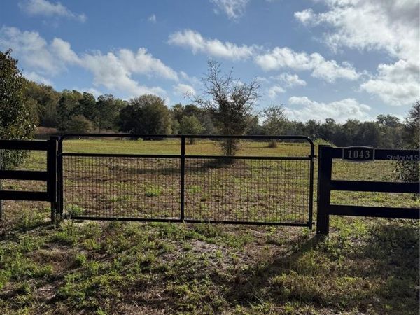 1043 HAZEN ROAD , DELAND, FL 32720