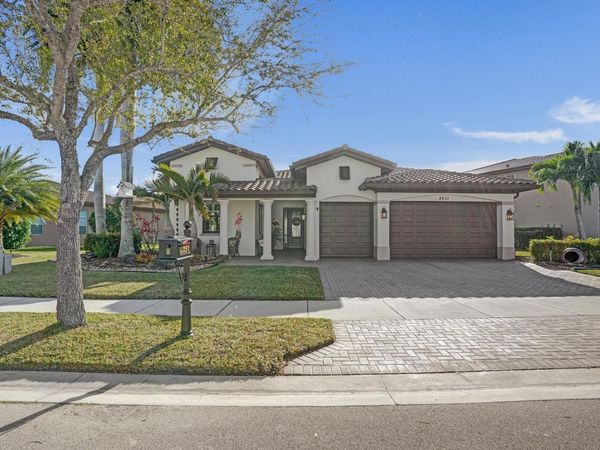 8251 NW 122nd Ln, Parkland, FL 33076