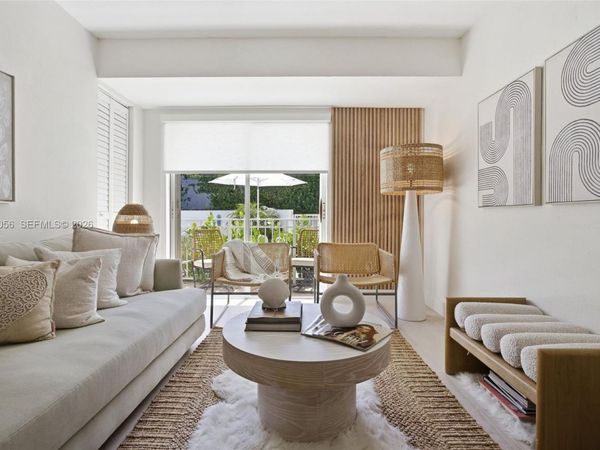 290 Sunrise Dr , Unit 110, Key Biscayne, FL 33149