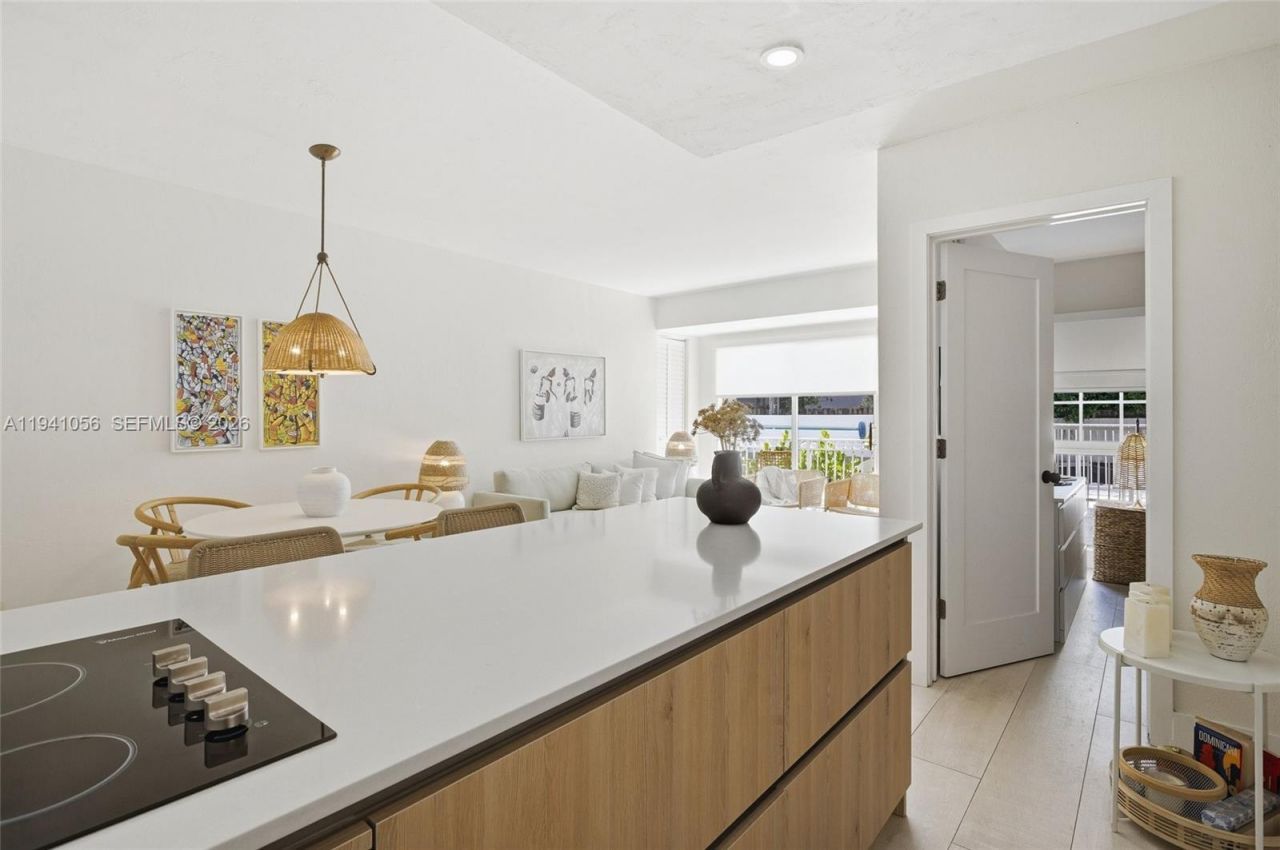 290 Sunrise Dr , Unit 110, Key Biscayne, FL 33149 Photo