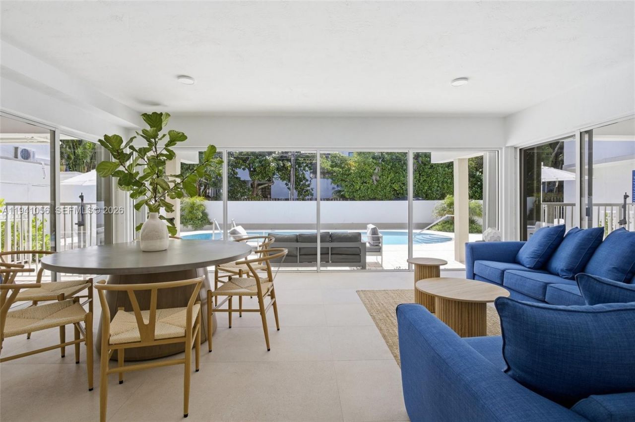 290 Sunrise Dr , Unit 110, Key Biscayne, FL 33149 Photo