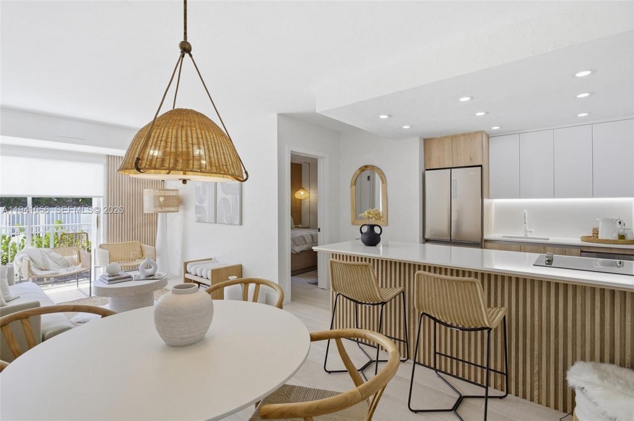 290 Sunrise Dr , Unit 110, Key Biscayne, FL 33149 Photo