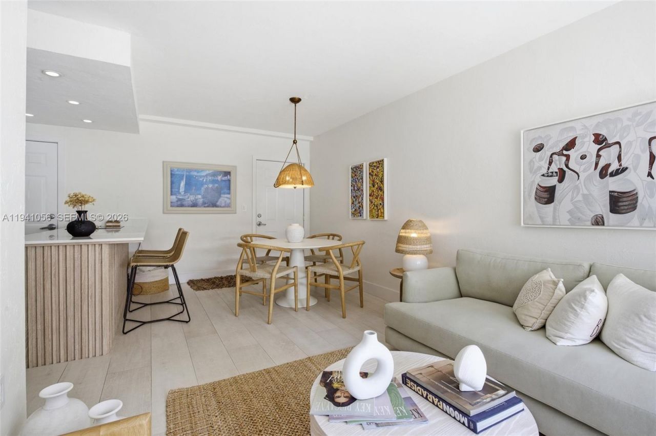 290 Sunrise Dr , Unit 110, Key Biscayne, FL 33149 Photo