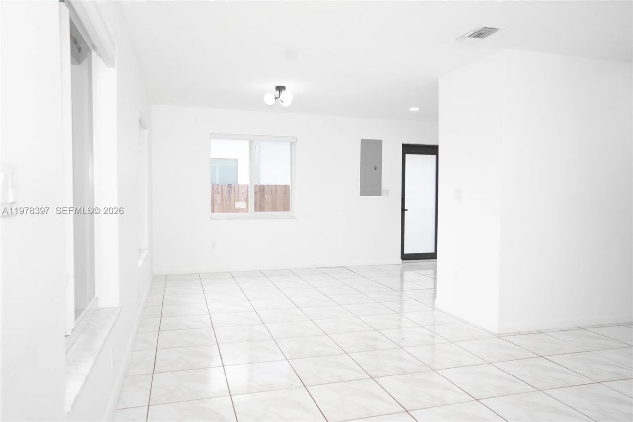 3423 SW 3rd St, Unit 1, Miami, FL 33135 Photo