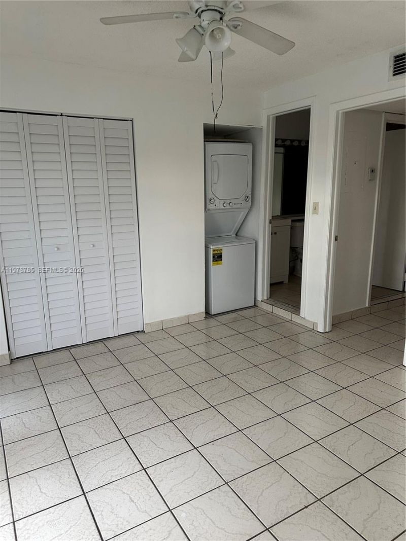 2194 W 60th St , Unit 22213, Hialeah, FL 33016 Photo