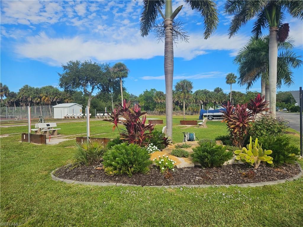 12 Aquamarine Ave, Unit 12Q, Naples, FL 34114 Photo