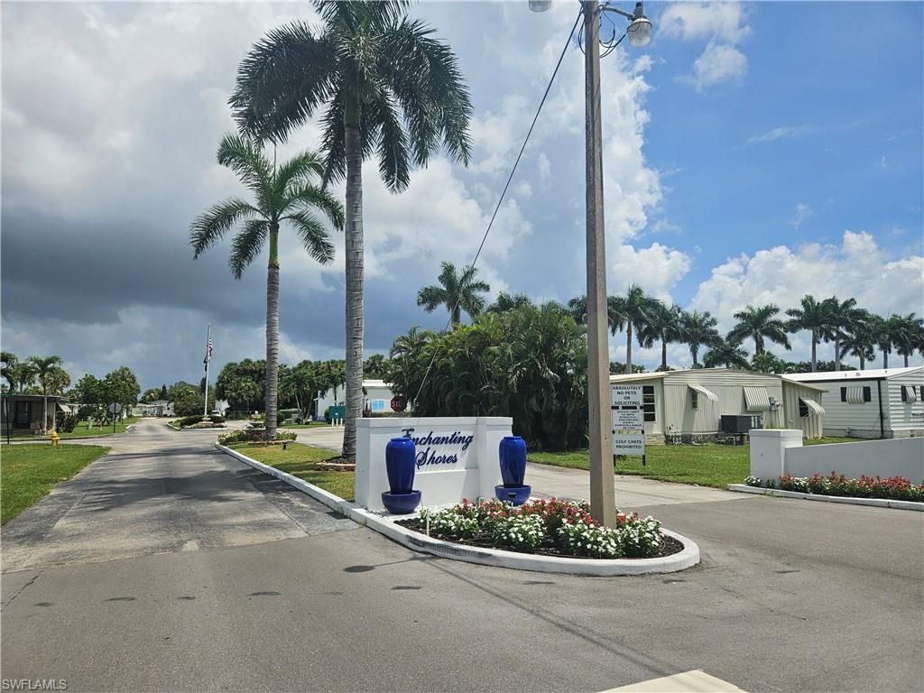 12 Aquamarine Ave, Unit 12Q, Naples, FL 34114 Photo