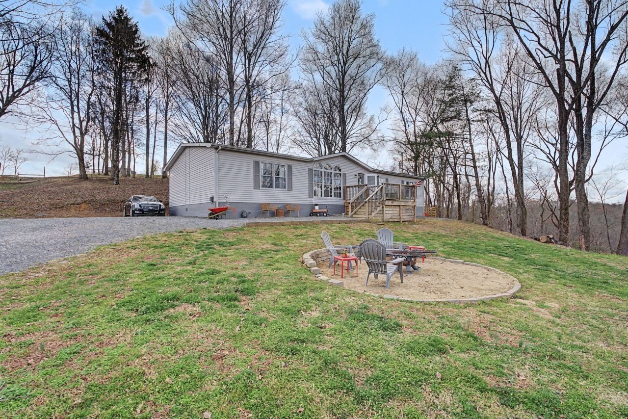 238 Little Indian Creek Rd, Buffalo Valley, TN 38548 Main Photo