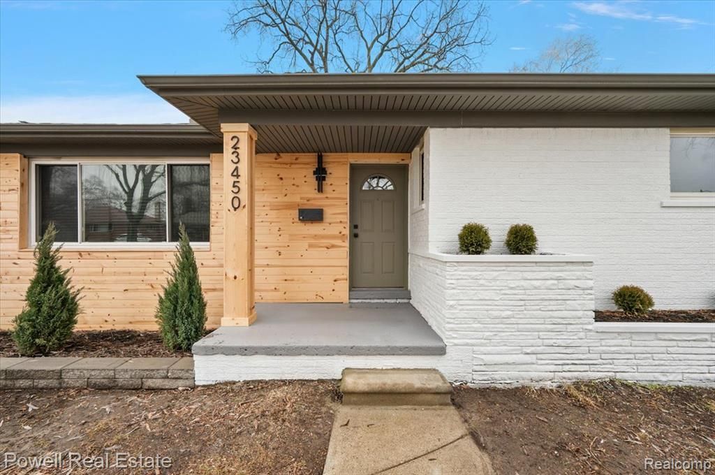 23450 Wildwood Street, Oak Park, MI 48237 Main Photo