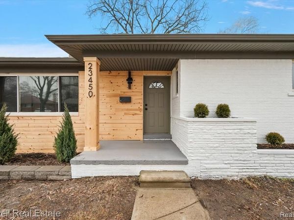 23450 Wildwood Street, Oak Park, MI 48237