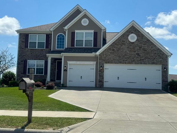 242 Mannaseh Drive W, Granville, OH 43023