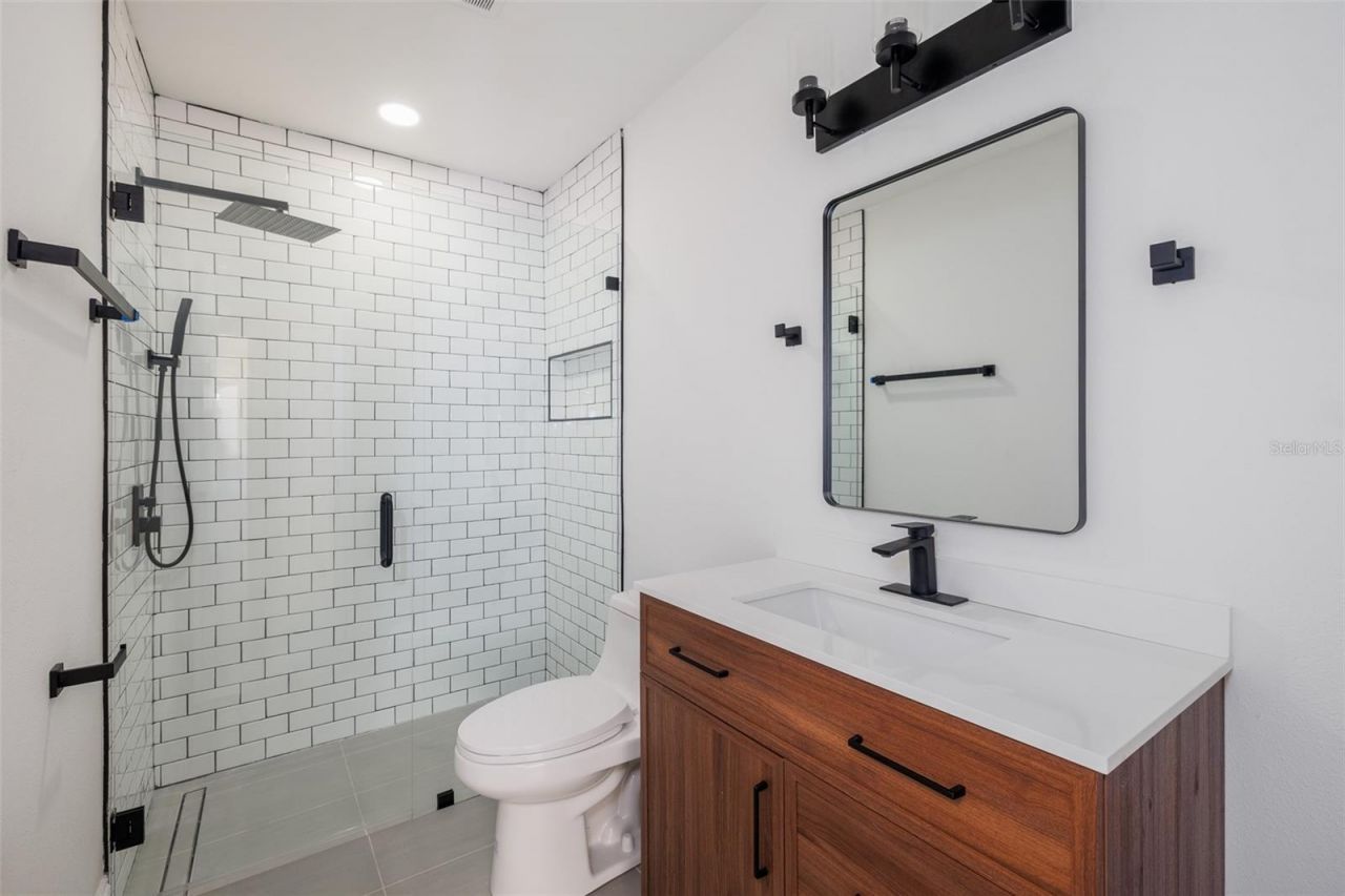 3947 Overlook Drive Ne, Saint Petersburg, FL 33703 Photo