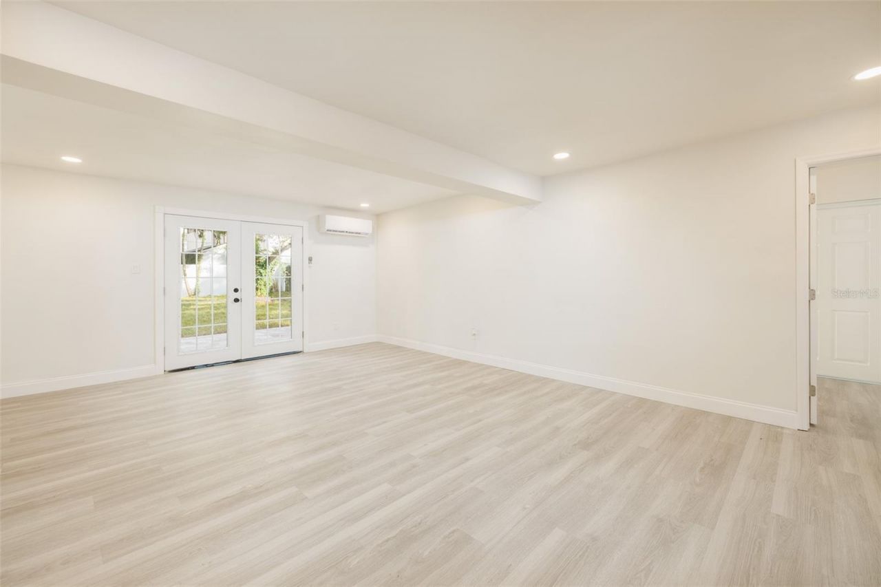 3947 Overlook Drive Ne, Saint Petersburg, FL 33703 Photo