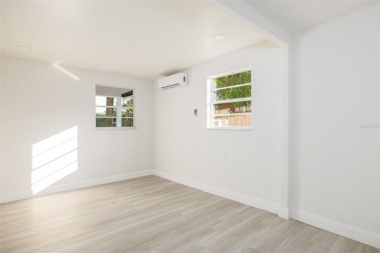 3947 Overlook Drive Ne, Saint Petersburg, FL 33703 Photo