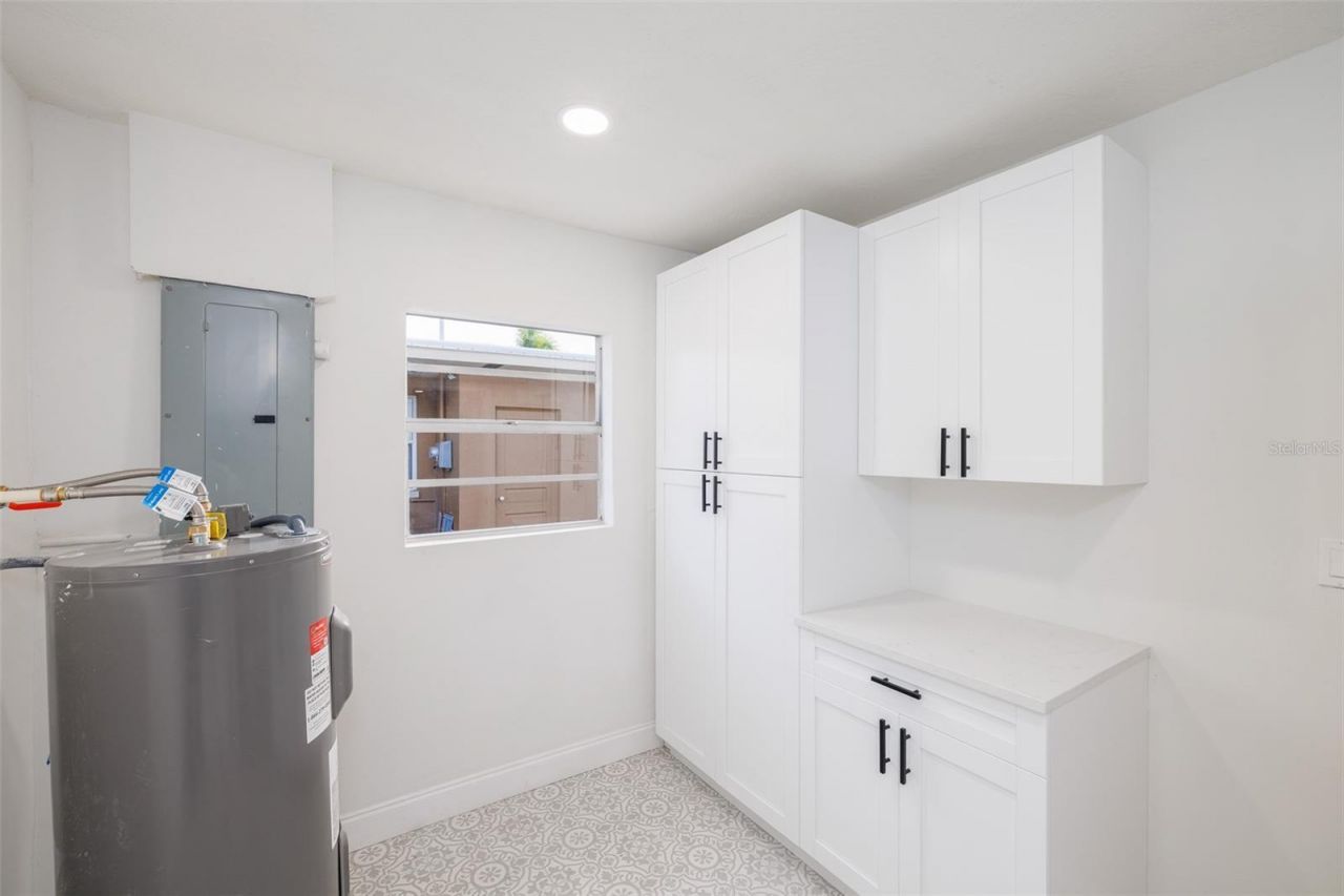 3947 Overlook Drive Ne, Saint Petersburg, FL 33703 Photo