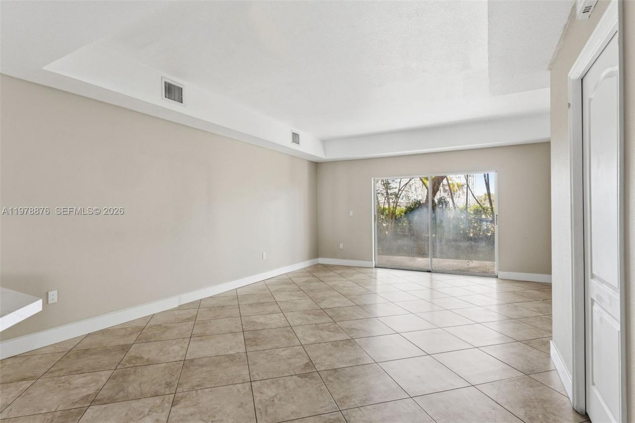 9000 W Flagler St, Unit 7, Miami, FL 33174 Photo