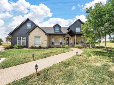 2045 Iron Bridge Road, Lorena, TX 76655