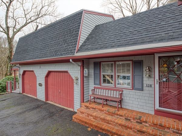 328 Caswell St, Taunton, MA 02718