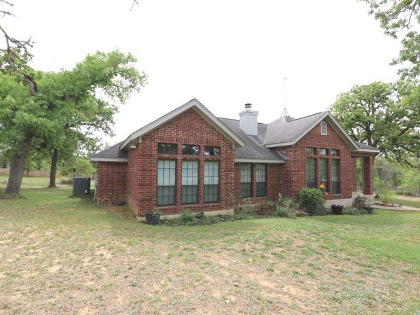 124 Rosewood Dr, La Vernia, TX 78121