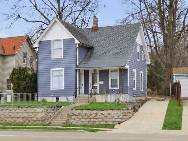 1525 S Main Street , Rockford, IL 61102