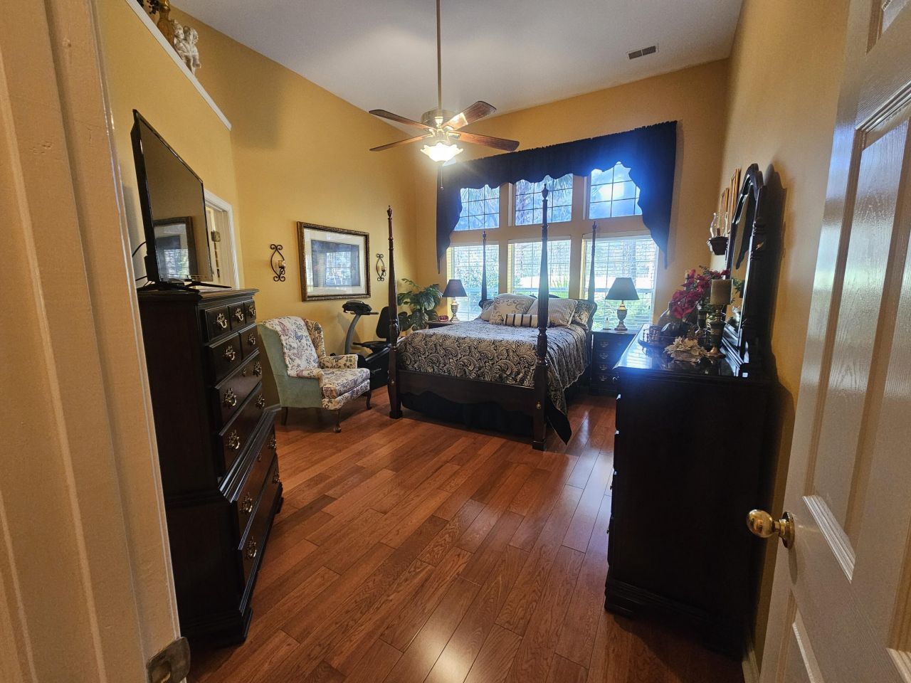 568 Pointe Of Oaks Road Photo 18