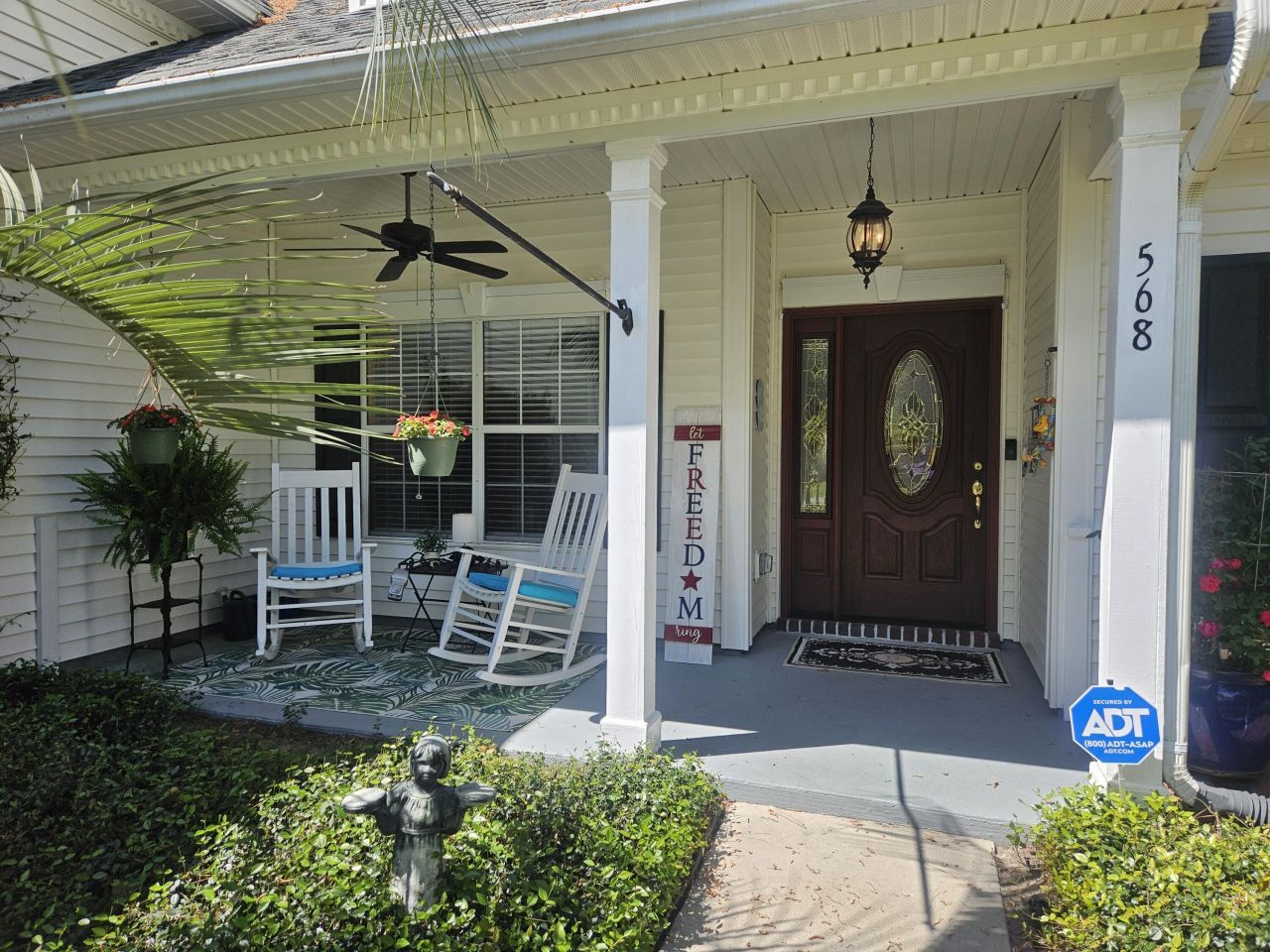 568 Pointe Of Oaks Road Photo 2