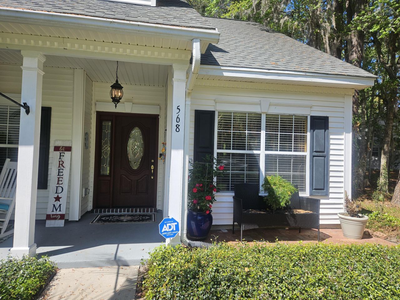 568 Pointe Of Oaks Road Photo 3
