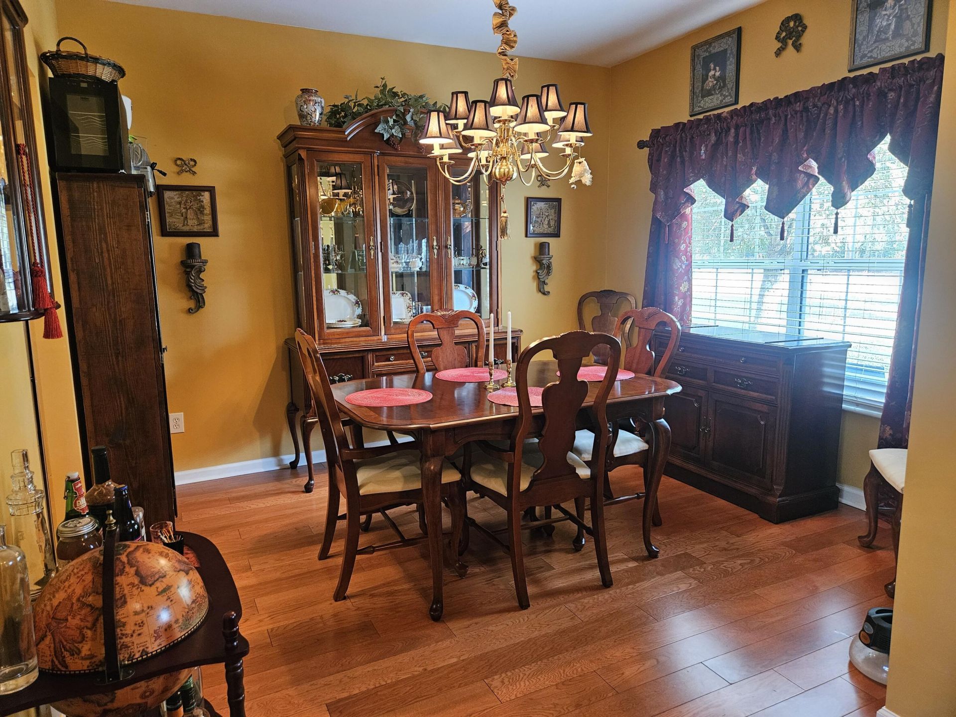 568 Pointe Of Oaks Road Photo 5