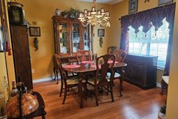 568 Pointe Of Oaks Road photo 4