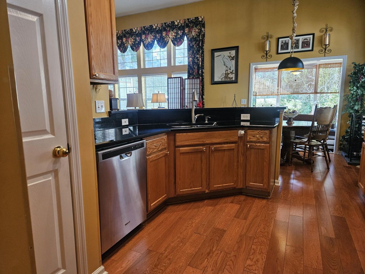 568 Pointe Of Oaks Road Photo 9