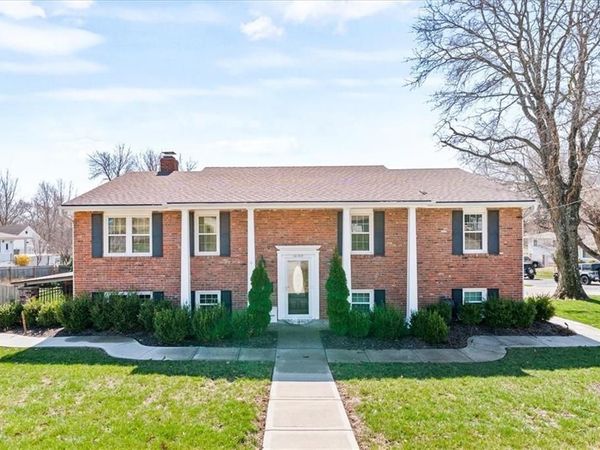 10105 W 55th Street, Merriam, KS 66203