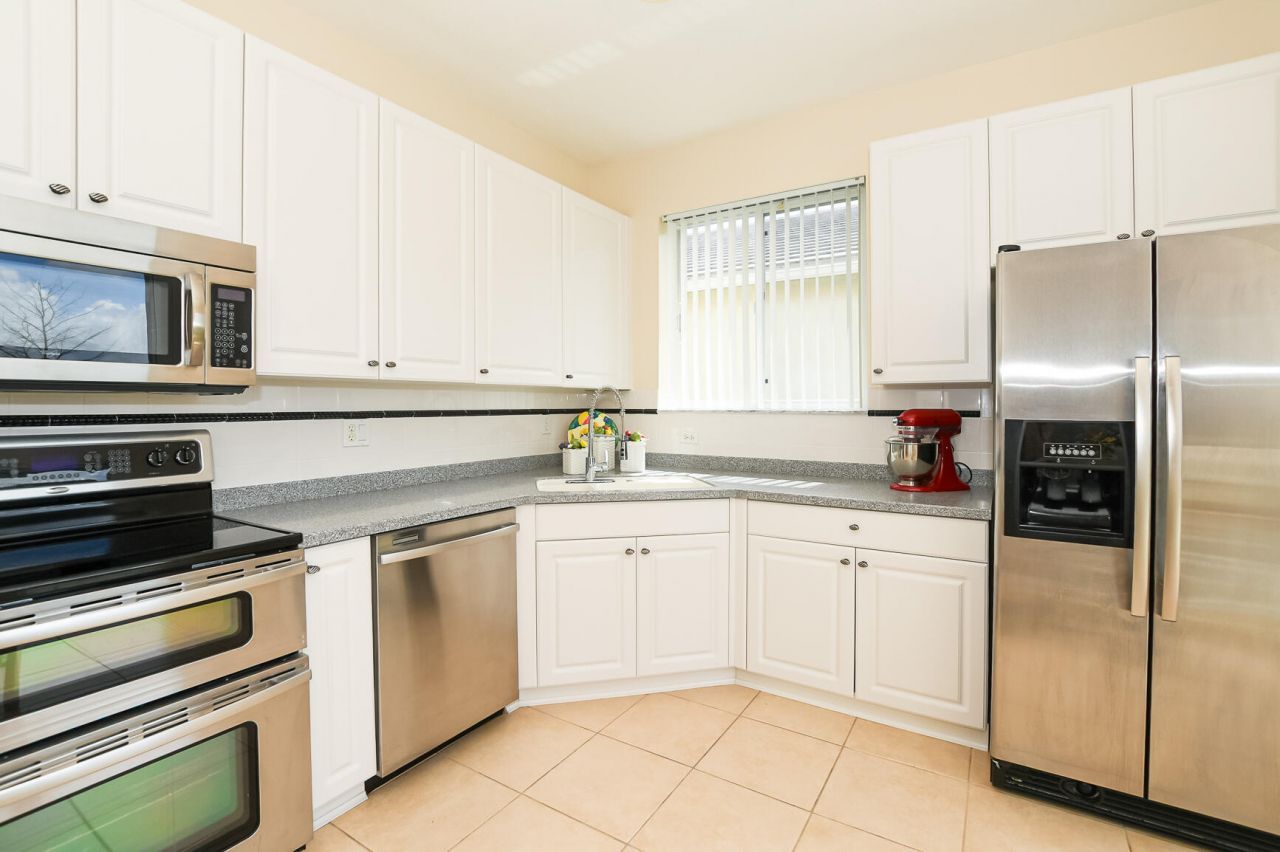 350 SW Lake Forest Way, Port Saint Lucie, FL 34986 Photo