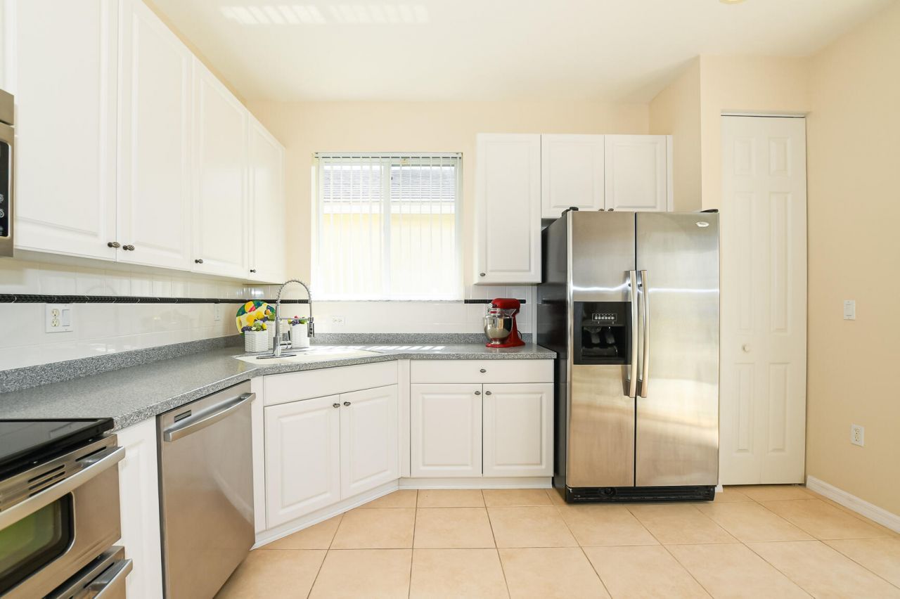 350 SW Lake Forest Way, Port Saint Lucie, FL 34986 Photo