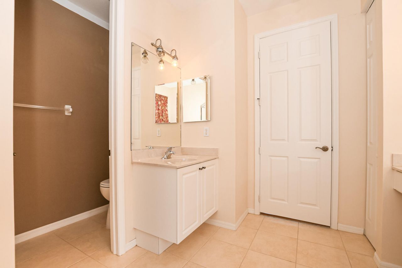 350 SW Lake Forest Way, Port Saint Lucie, FL 34986 Photo