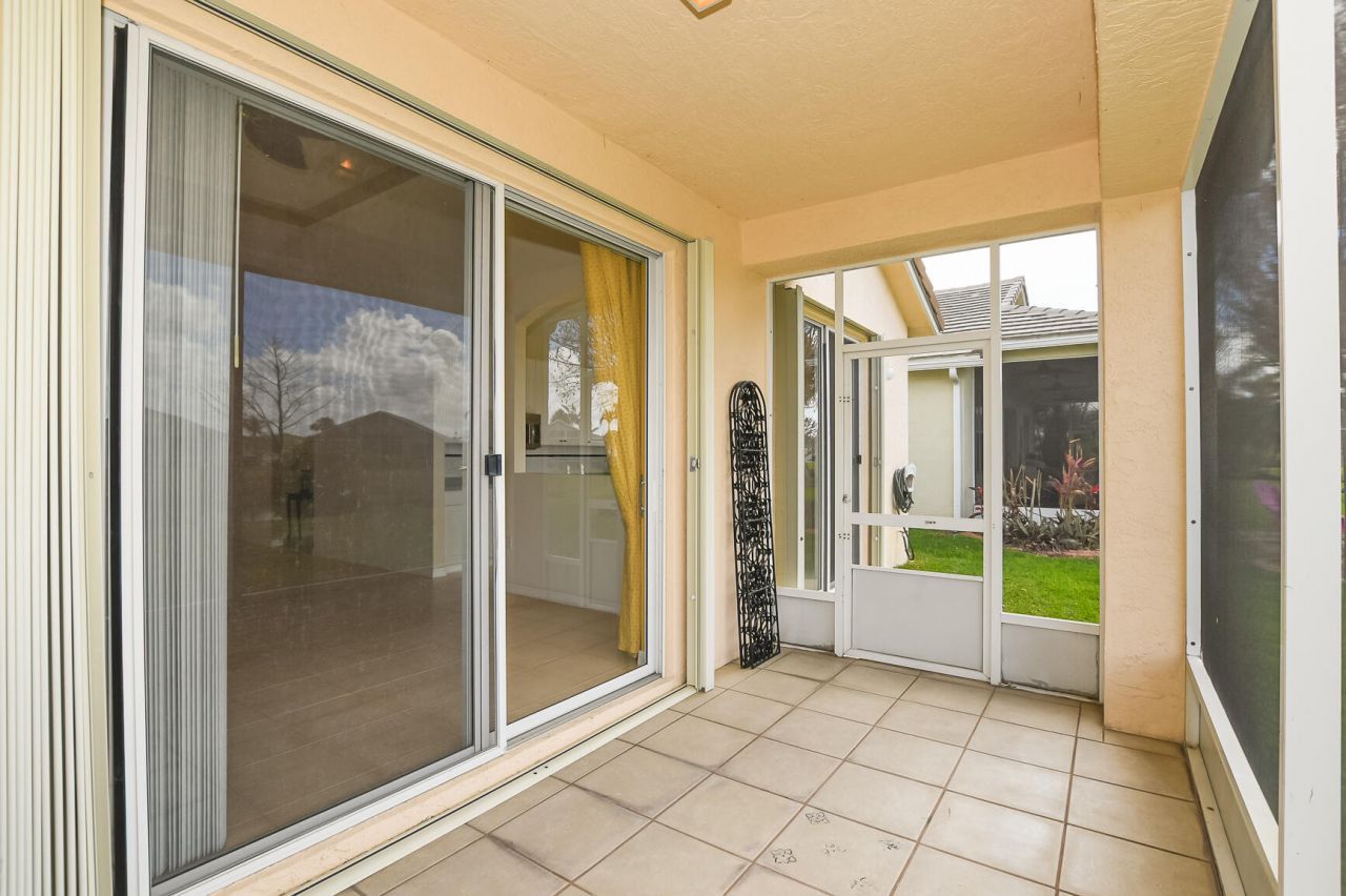 350 SW Lake Forest Way, Port Saint Lucie, FL 34986 Photo