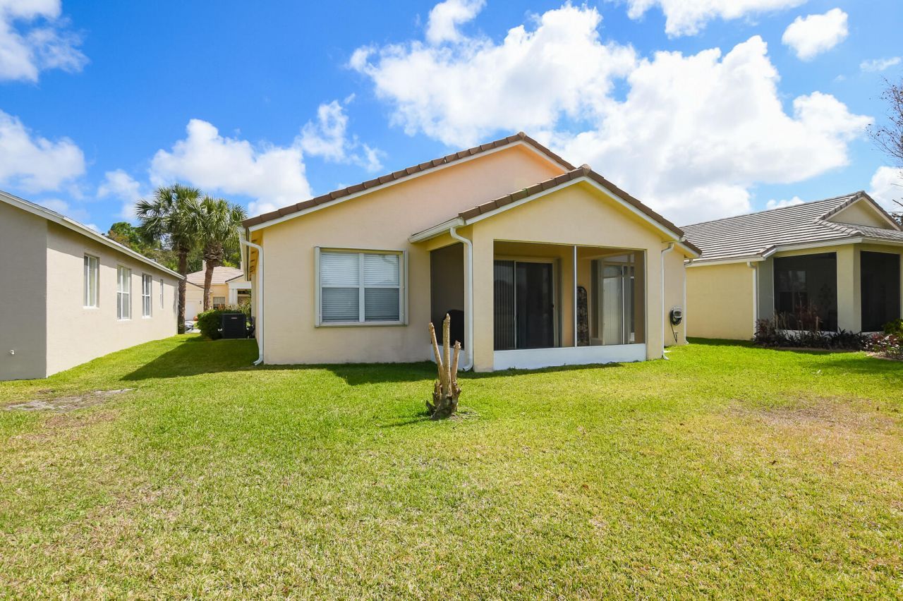 350 SW Lake Forest Way, Port Saint Lucie, FL 34986 Photo