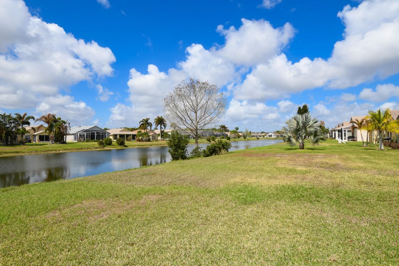 350 SW Lake Forest Way, Port Saint Lucie, FL 34986 Photo