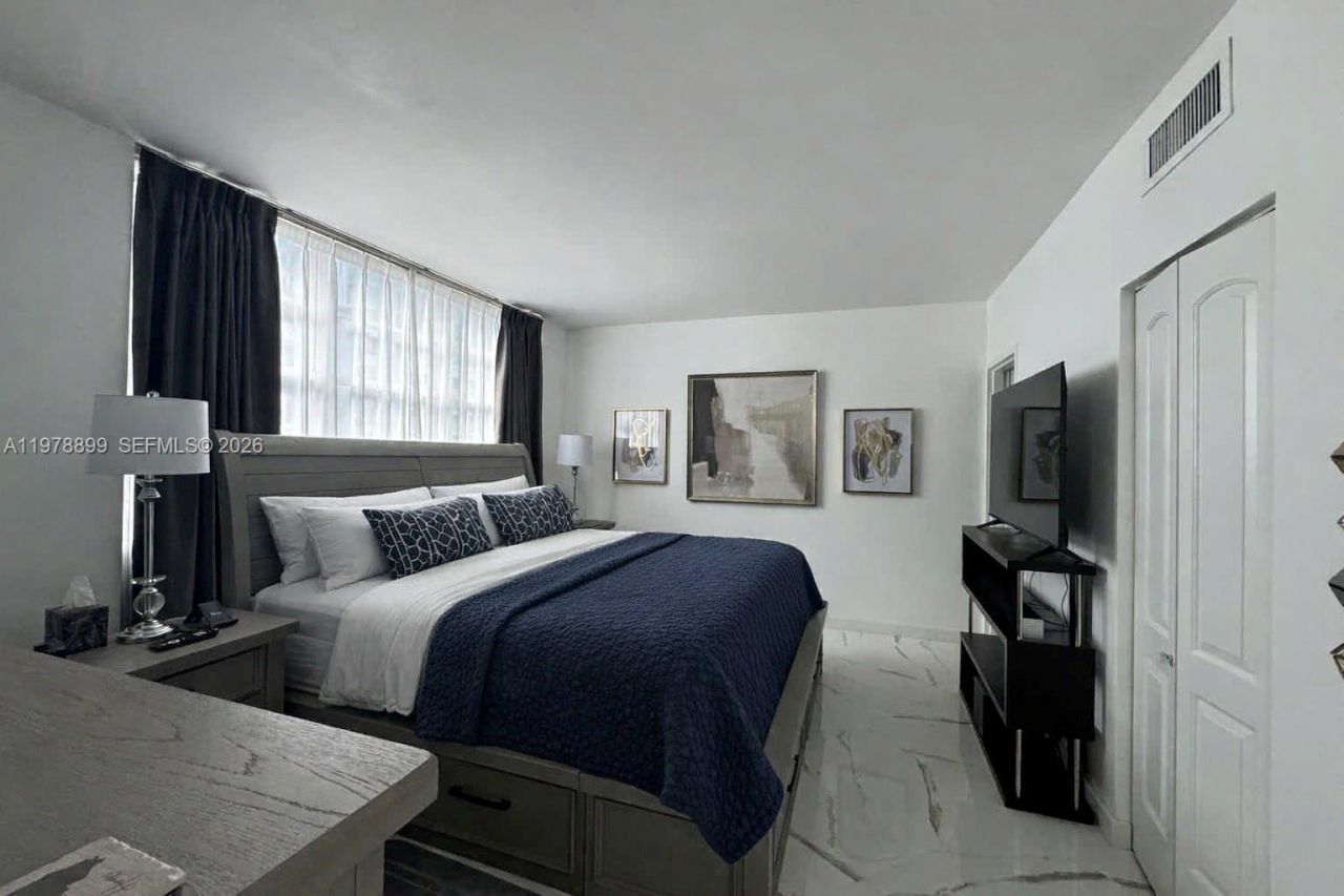 999 Brickell Bay Dr , Unit 710, Miami, FL 33131 Photo